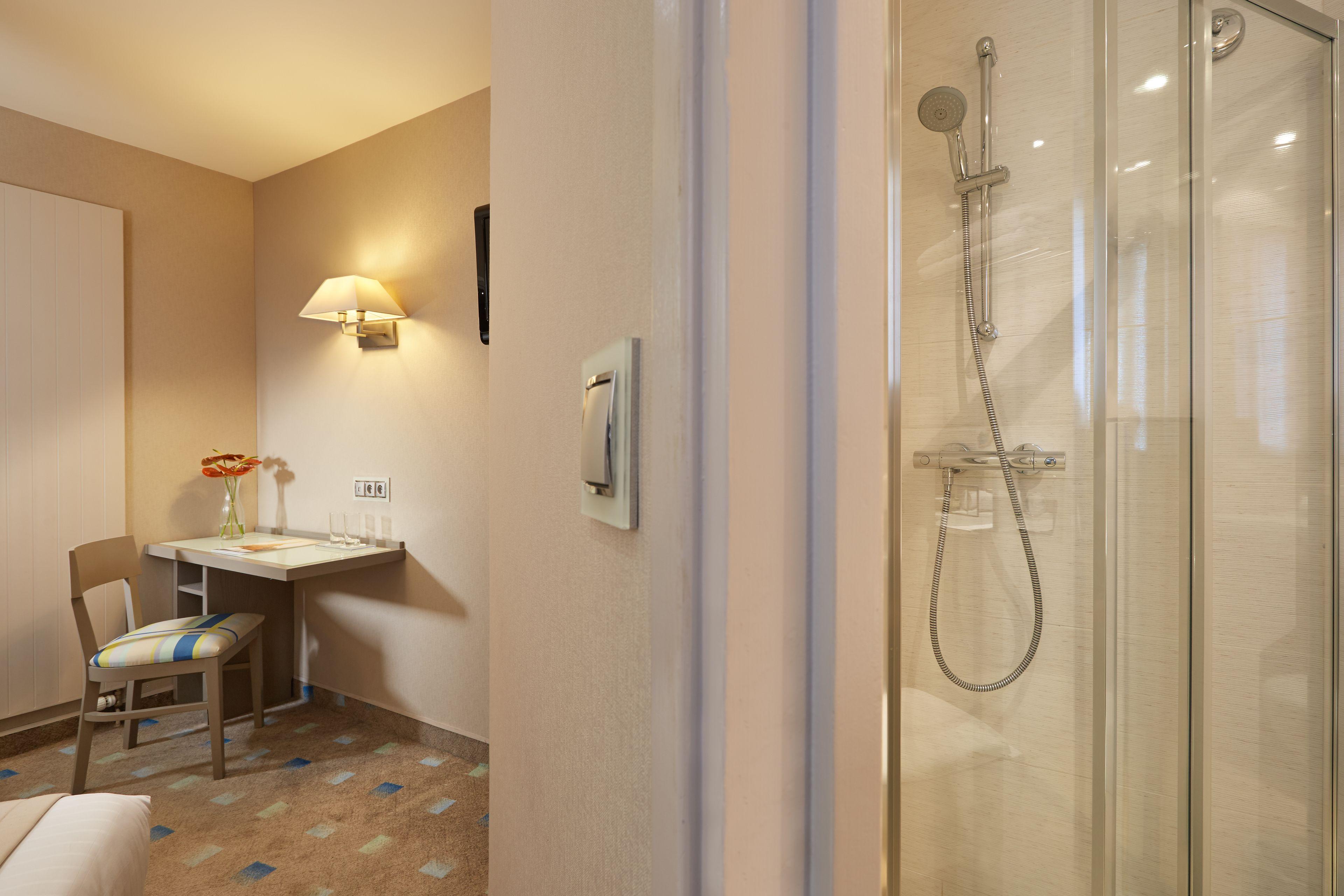 Single Room Shower